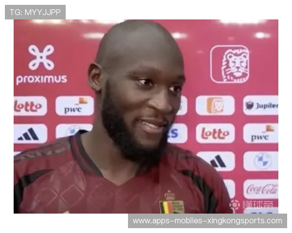 卢卡库用肩部顶开防守后完成爆抽，比利时场面彻底占优